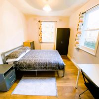 Raleigh House (Large Ensuite), Falkland Road, London